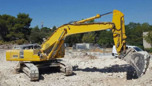 Why Renting an Excavator Looks Like a Good Idea?